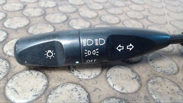 Foto: BLINKERSCHALTER/ KOMBISCHALTER eines Daewoo Nexia 1.5 GL