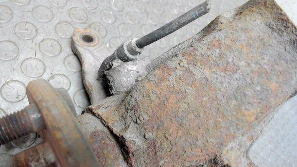 Foto: ACHSSCHENKEL VORN LINKS eines Ford Scorpio CL
