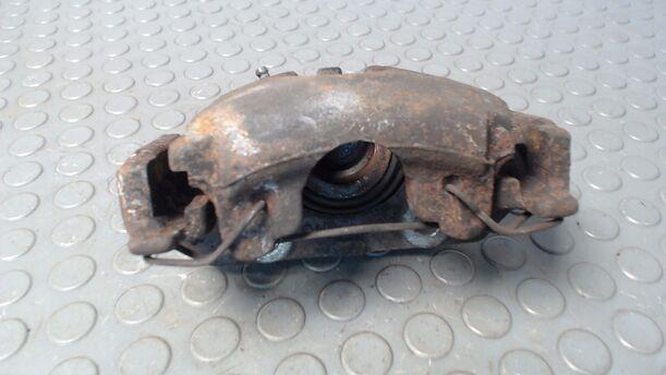 Foto: BREMSSATTEL VORN RECHTS eines Opel Corsa LS
