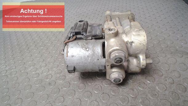 Foto: HAUPTBREMSAGGREGAT ABS eines Nissan Primera 2.0 SLX