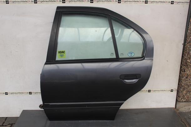 Foto: TÜR HINTEN LINKS eines Nissan Primera 2.0 SLX