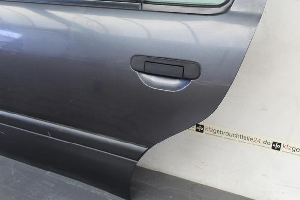 Foto: TÜR HINTEN LINKS eines Nissan Primera 2.0 SLX