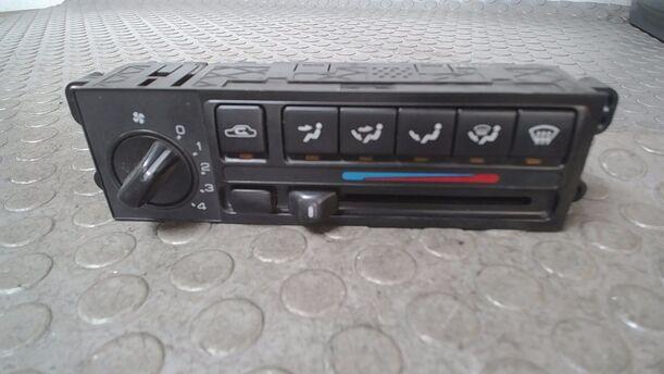 Foto: HEIZUNGSBETÄTIGUNG eines Nissan Primera 2.0 SLX