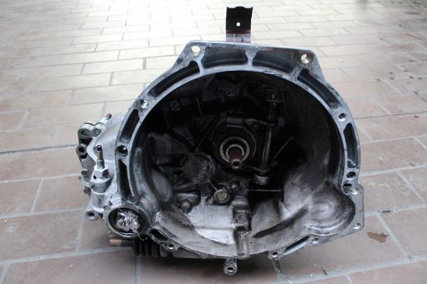 Foto: SCHALTGETRIEBE 5-GANG eines Ford Orion CL