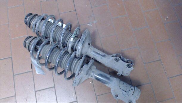 Foto: FEDERBEINE VORN eines VW Polo 45 Servo Sportline