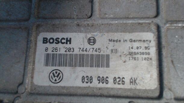 Foto: EINSPRITZSTEUERGERÄT eines VW Polo 45 Servo Sportline