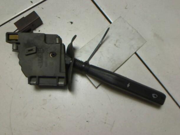 Foto: WISCHERSCHALTER eines Peugeot 205 XL D