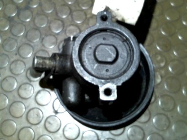 Foto: LENKGETRIEBEPUMPE eines Ford Escort Turnier CL