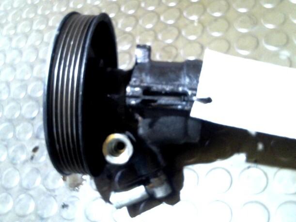 Foto: LENKGETRIEBEPUMPE eines Ford Escort Turnier CL