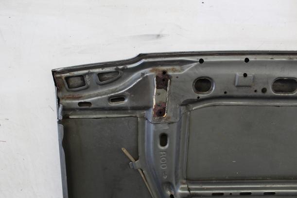 Foto: MOTORHAUBE ( PASSEND AB 1989 ) eines Nissan Micra LX