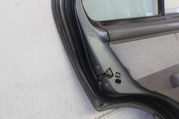 Foto: TÜR HINTEN LINKS eines Nissan Micra LX