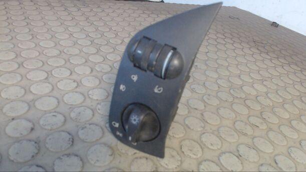 Foto: LICHTSCHALTER eines VW Polo 45 Servo Sportline