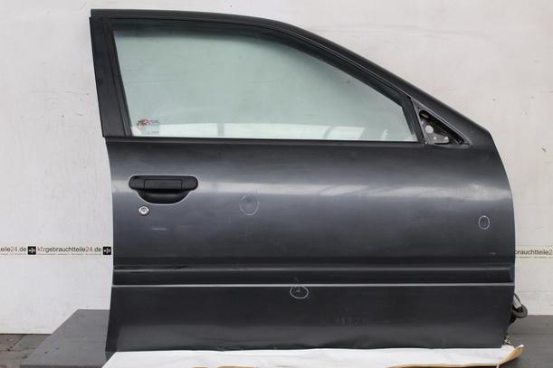Foto: TÜR VORN RECHTS GRAU-MET KH2G eines Nissan Primera 1.6 SLX