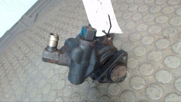 Foto: LENKGETRIEBEPUMPE eines Ford Transit 100 L