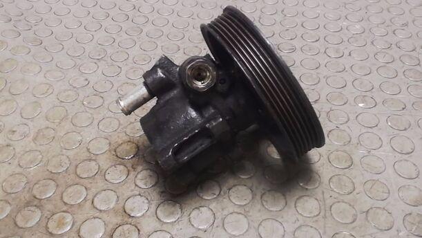 Foto: LENKGETRIEBEPUMPE eines Opel Omega GL