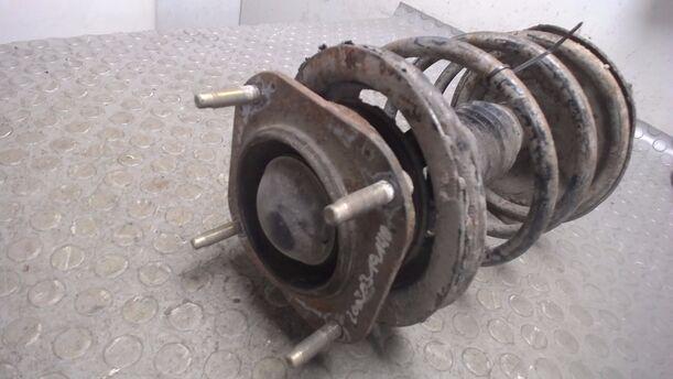 Foto: FEDERBEIN VORN LINKS eines Mazda 626 2.2i 12V GLX