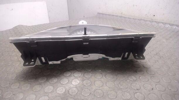 Foto: TACHOEINHEIT eines Toyota Starlet 1.3 XLi