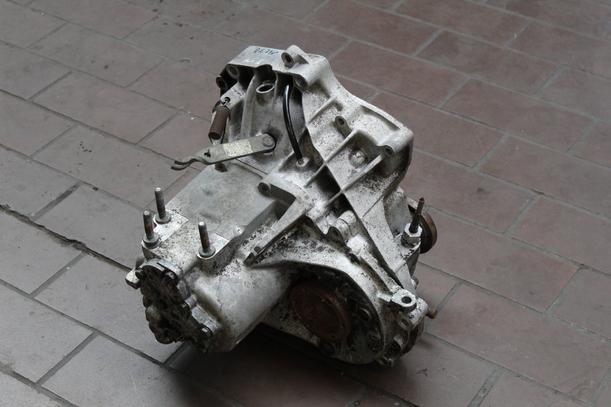 Foto: SCHALTGETRIEBE 4 GANG GU eines VW Polo Fox