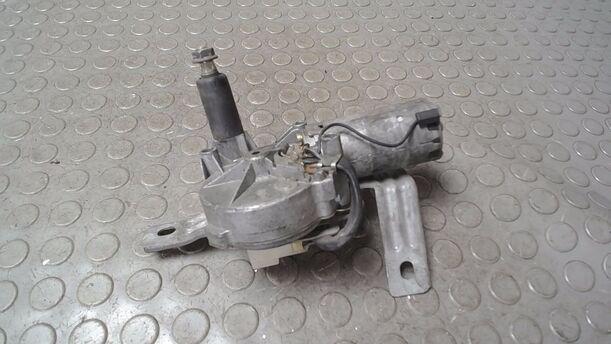 Foto: HECKSCHEIBENWISCHERMOTOR HINTEN eines Nissan Primera 2.0 SLX