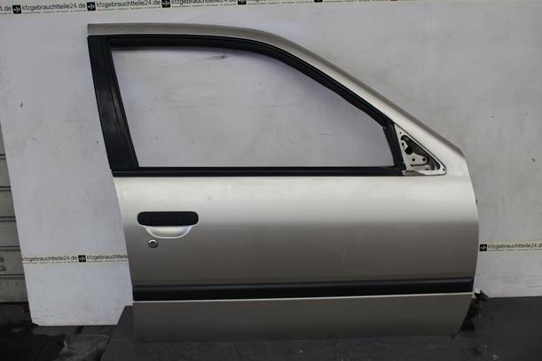 Foto: TÜR VORNE RECHTS eines Nissan Primera 2.0 SLX