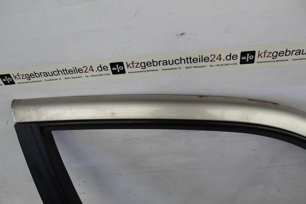 Foto: TÜR VORNE RECHTS eines Nissan Primera 2.0 SLX