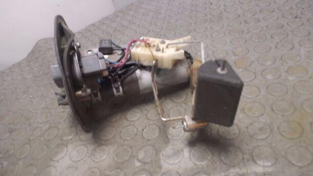 Foto: KRAFTSTOFFPUMPE eines Toyota Corolla 1.4 XLi