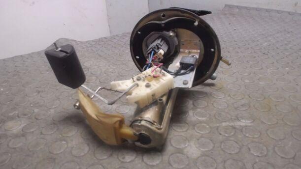 Foto: KRAFTSTOFFPUMPE eines Toyota Corolla 1.4 XLi