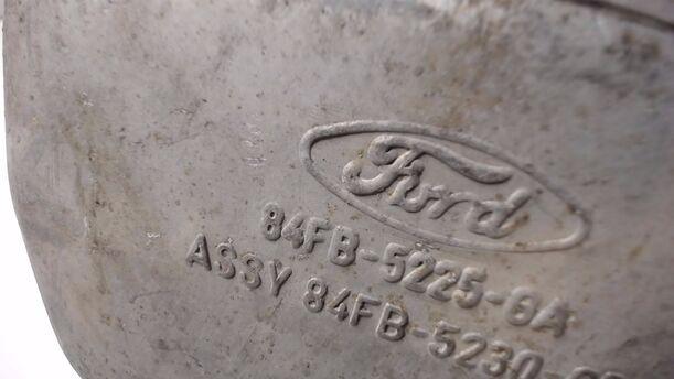 Foto: HOSENROHR / AUSPUFFROHR VORN eines Ford Fiesta Holiday