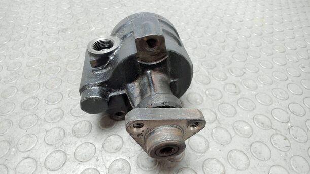 Foto: SERVOPUMPE / LENKGETRIEBEPUMPE eines Ford Sierra Turnier CL