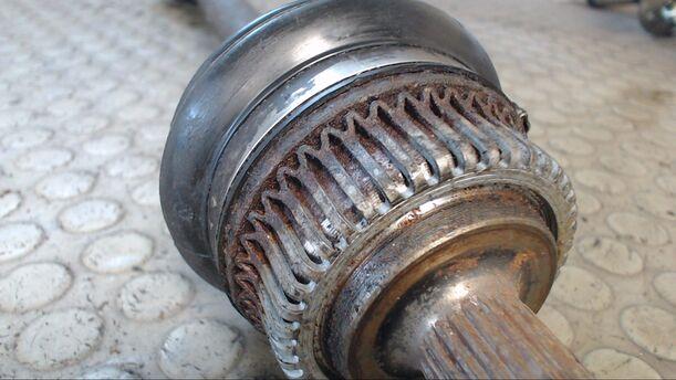 Foto: ANTRIEBSWELLE HINTEN LINKS eines VW Golf 2.0 Syncro CL