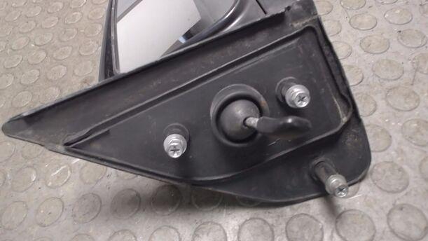 Foto: AUSSENSPIEGEL LINKS L eines Nissan Micra LX