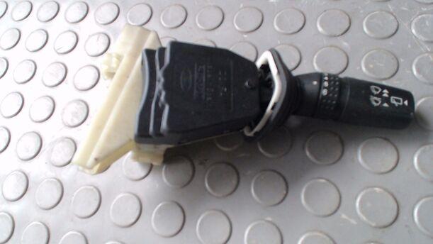 Foto: WISCHERSCHALTER eines Ford Mondeo Automatik Fashion