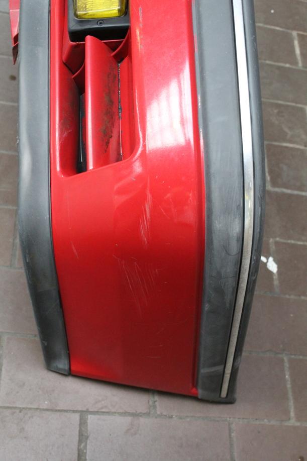 Foto: STOßFÄNGER / STOßSTANGE VORNE eines Renault R 21 GTS