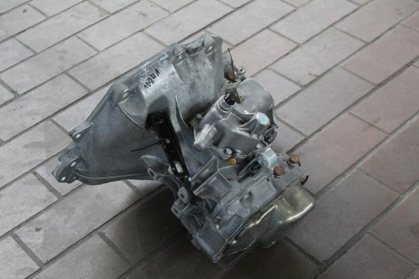 Foto: SCHALTGETRIEBE 5-GANG 20000km eines Opel Corsa Webcar