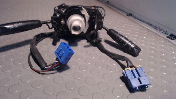 Foto: BLINK-/KOMBISCHALTER eines Mazda 626 1.9i LX