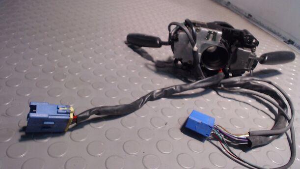 Foto: BLINK-/KOMBISCHALTER eines Mazda 626 1.9i LX