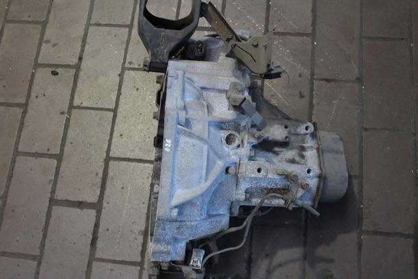 Foto: SCHALTGETRIEBE 5-GANG eines Mazda 626 1.9i LX