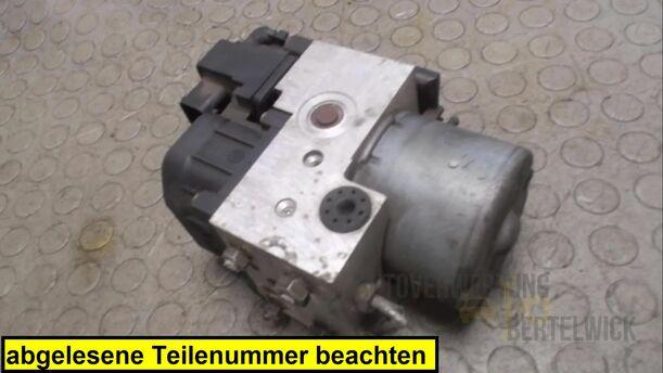 Foto: ABS-BREMSAGGREGAT eines Alfa Romeo 145 Quadrifoglio