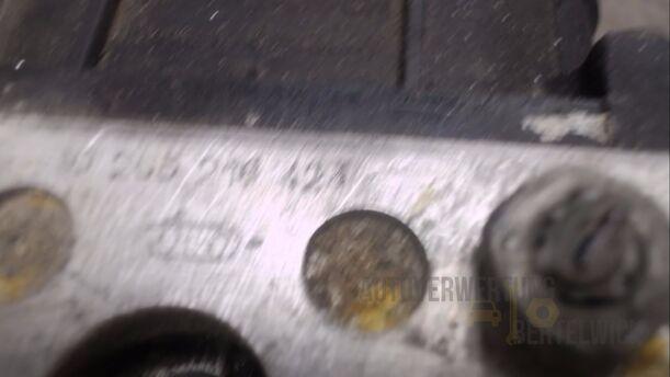 Foto: ABS-BREMSAGGREGAT eines Alfa Romeo 145 Quadrifoglio
