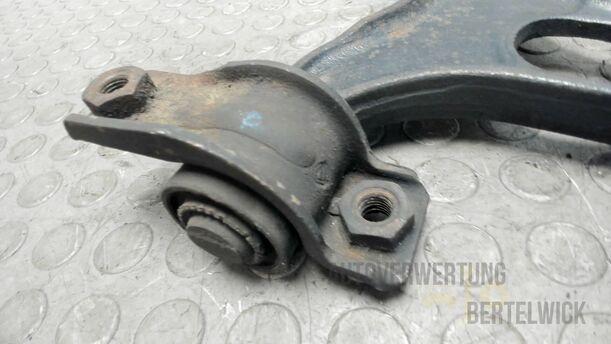Foto: QUERLENKER VORNE LINKS eines Alfa Romeo 145 Quadrifoglio
