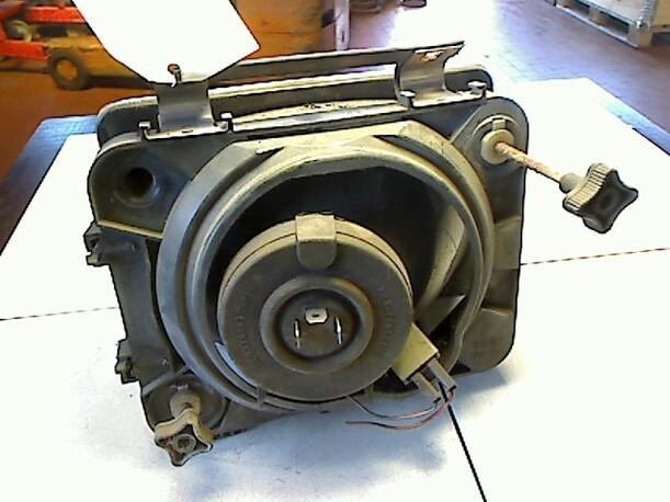 Foto: HAUPTSCHEINWERFER LINKS eines Opel Corsa City