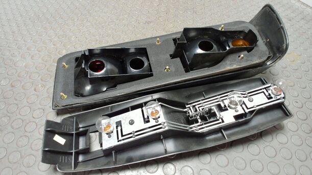 Foto: HECKLEUCHTE / RÜCKLICHT RECHTS ( SCHRÄGHECK ) eines Ford Sierra Coupe CL