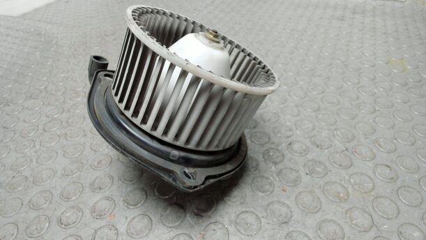 Foto: GEBLÄSEMOTOR eines Subaru Justy 1200 4WD GLi
