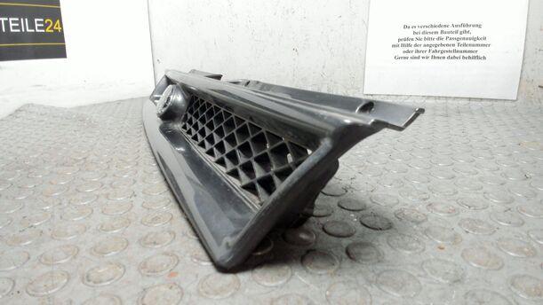 Foto: KÜHLERGRILL eines Subaru Justy 1200 4WD GLi