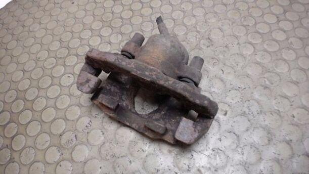 Foto: BREMSSATTEL VORN LINKS eines Ford Escort Bravo