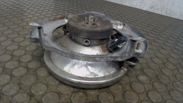 Foto: SCHEINWERFER RECHTS eines VW Polo (C)