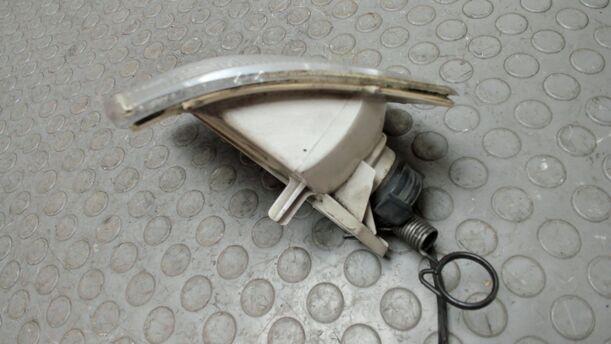 Foto: BLINKER / BLINKLEUCHTE VORNE RECHTS ( '90 ) eines Ford Sierra Turnier TD CLX