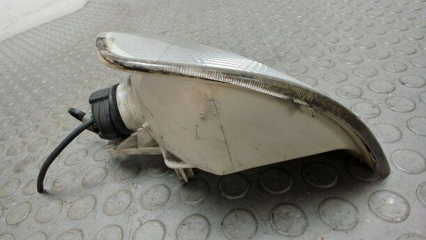Foto: BLINKER / BLINKLEUCHTE VORNE RECHTS ( '90 ) eines Ford Sierra Turnier TD CLX