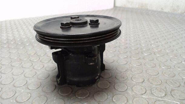 Foto: PUMPE SERVOLENKUNG eines Ford Sierra Turnier TD CLX