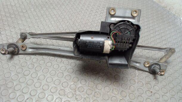 Foto: SCHEIBENWISCHERMOTOR VORN eines Ford Sierra Turnier TD CLX